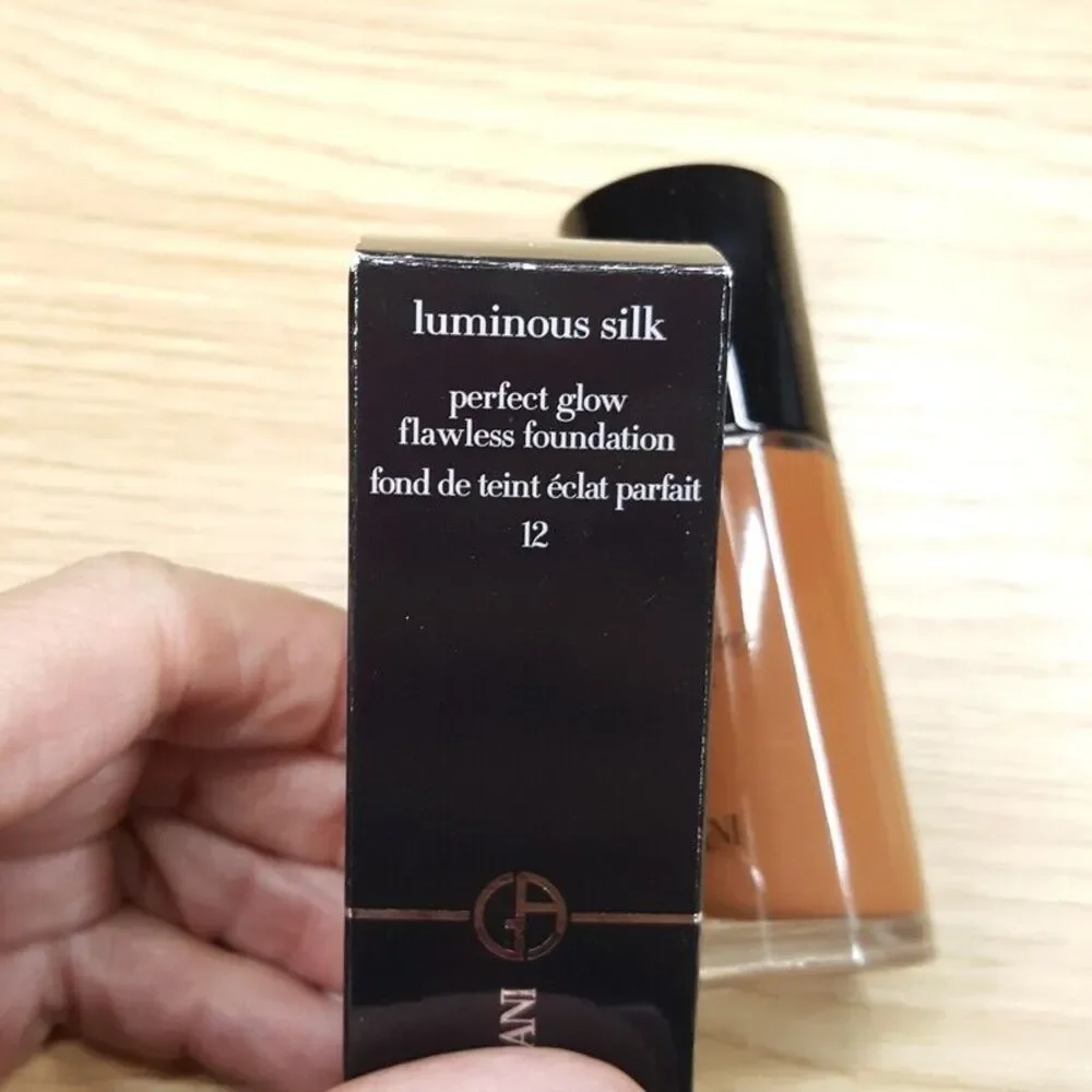 GIORGIO ARMANI # 12 Luminous Silk Perfect Glow Flawless Foundation .6oz